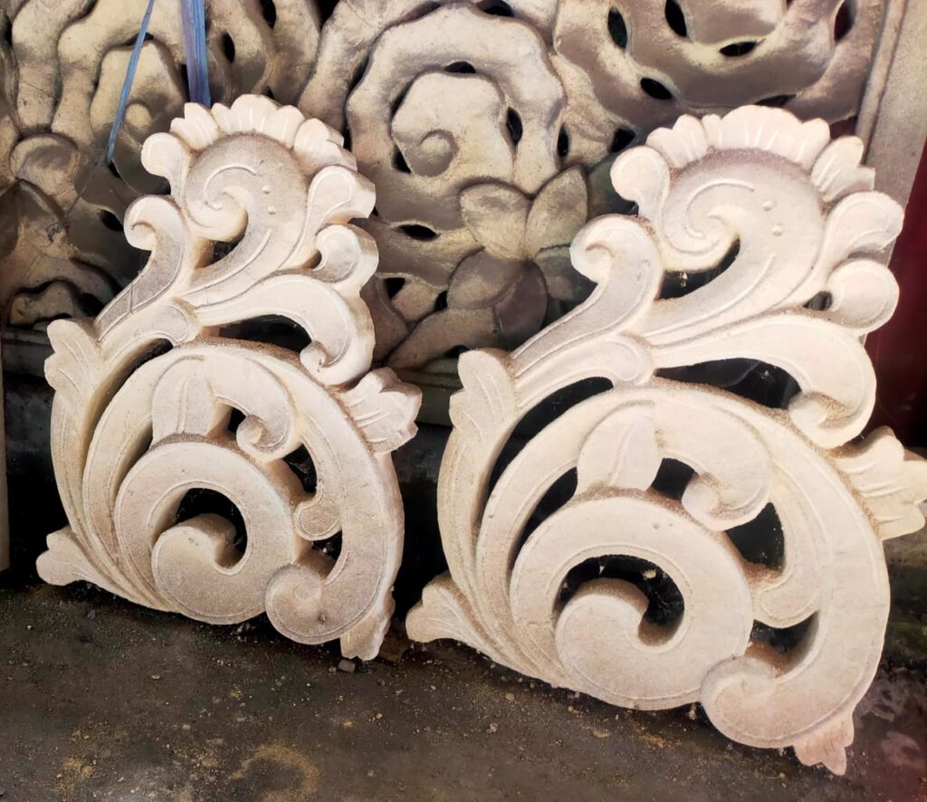Ornamen Patra Punggel