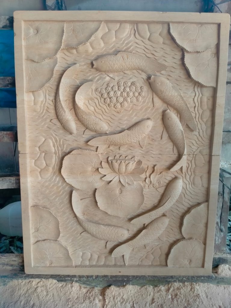 Ukiran Relief Ikan Koi & Teratai